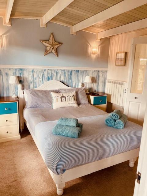 Blankednick Boltholes - 3 Beautiful Family Or Couples Cornish Getaways Truro Exterior photo